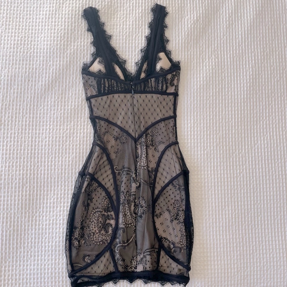 ⚡️Flash Sale⚡️ Bebe Elegant Black & Nude Lace Dress - Picture 4 of 9